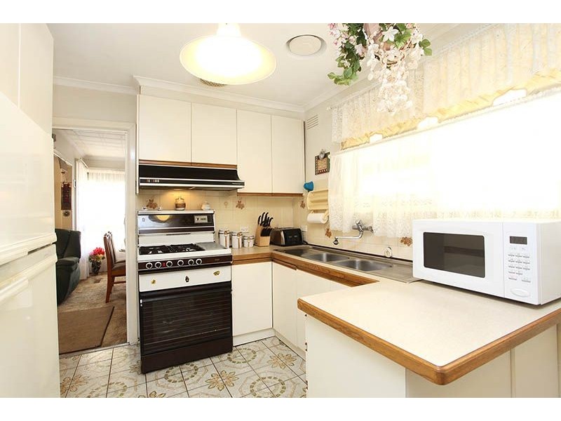 235 Mahoneys Road, Reservoir VIC 3073