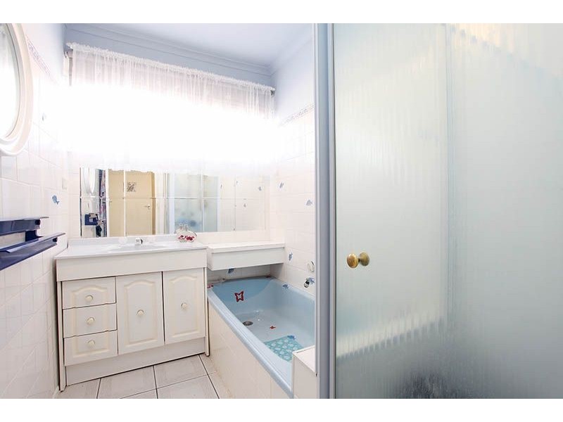 235 Mahoneys Road, Reservoir VIC 3073