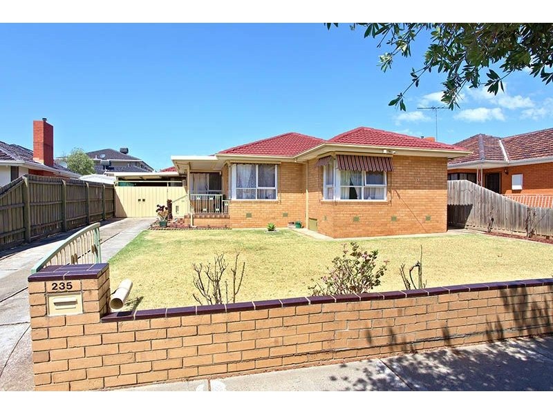 235 Mahoneys Road, Reservoir VIC 3073