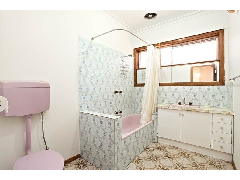 50 Oxford Drive, Thomastown VIC 3074