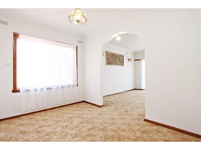 50 Oxford Drive, Thomastown VIC 3074