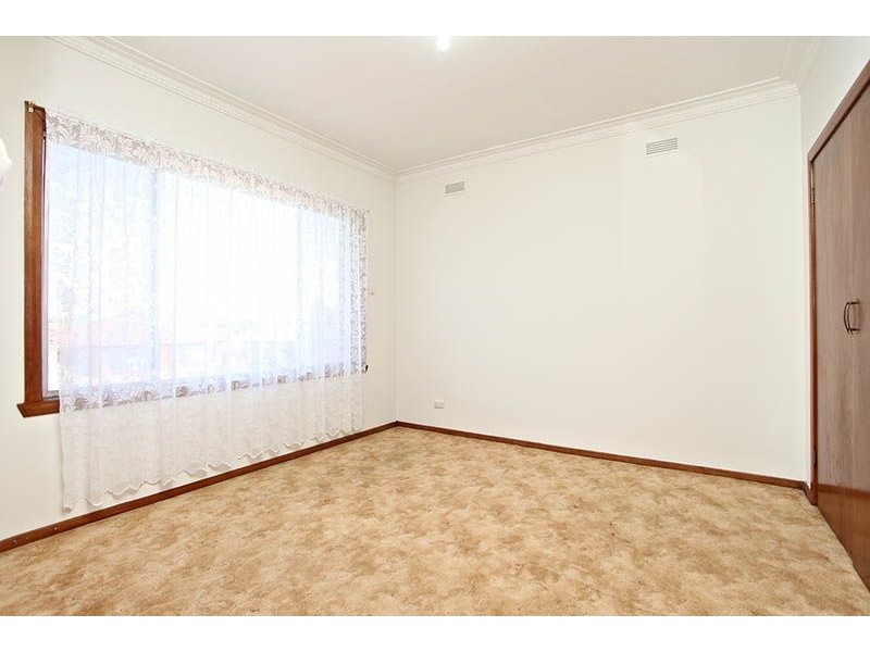 50 Oxford Drive, Thomastown VIC 3074