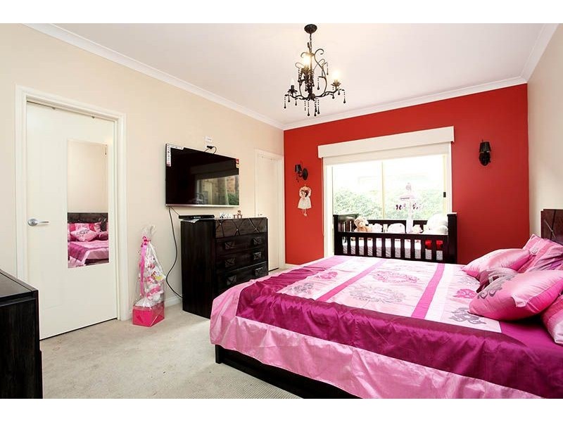 8 Mosaic Drive, Lalor VIC 3075