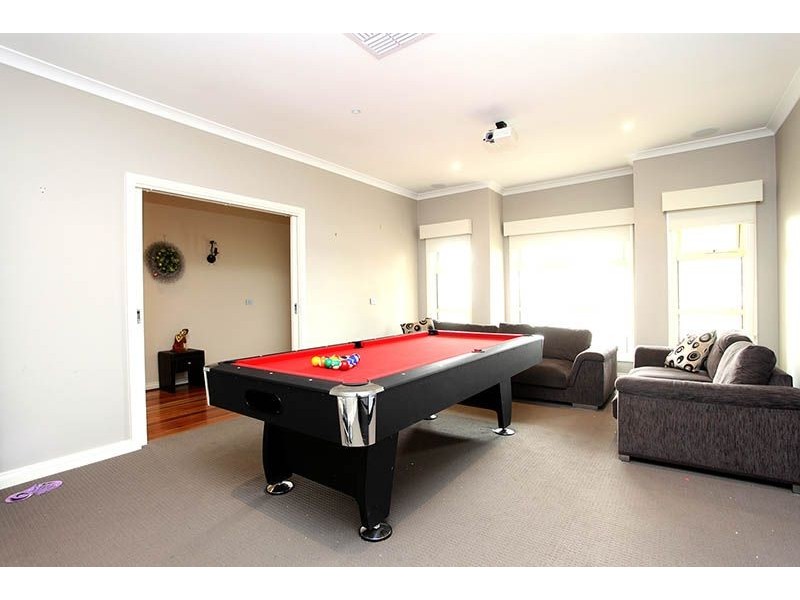 8 Mosaic Drive, Lalor VIC 3075