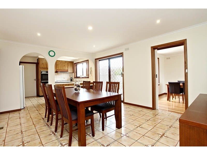 9 Sheila Court, Thomastown VIC 3074