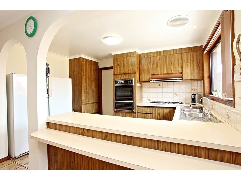 9 Sheila Court, Thomastown VIC 3074