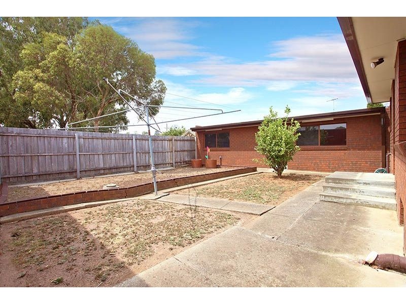 9 Sheila Court, Thomastown VIC 3074