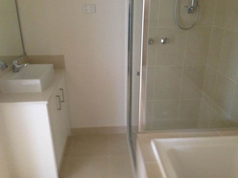 2/34 Messmate Street, Lalor VIC 3075