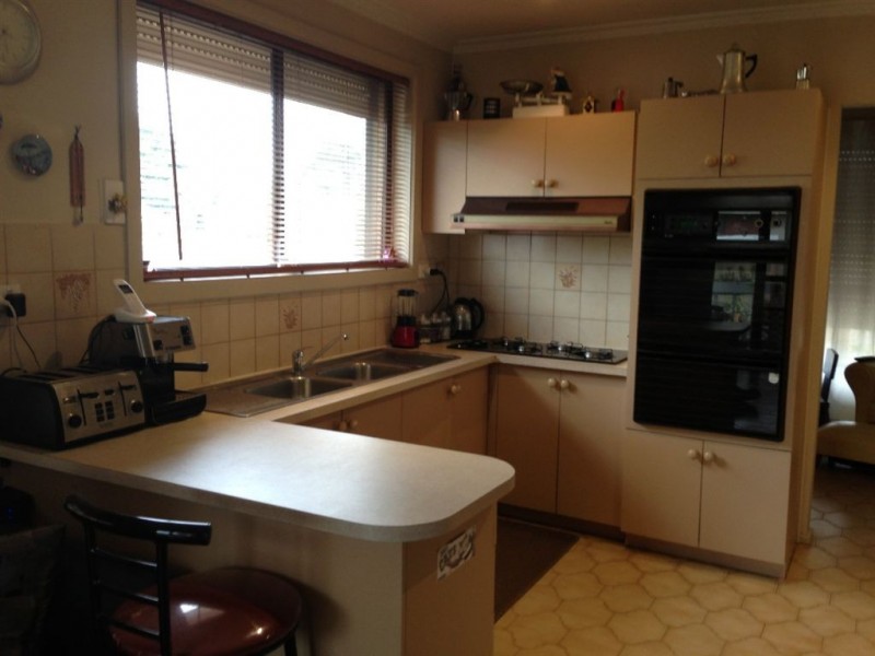 6 Clover Court, Thomastown VIC 3074