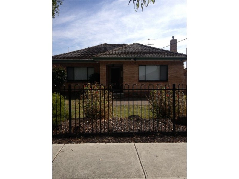 16 Glenroy Road, Glenroy VIC 3046