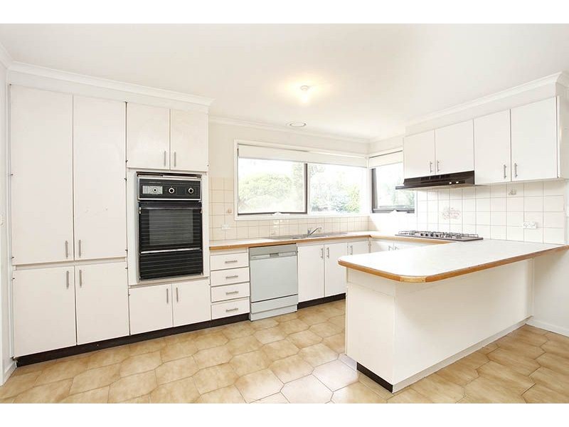 1/10 Winchester Avenue, Epping VIC 3076