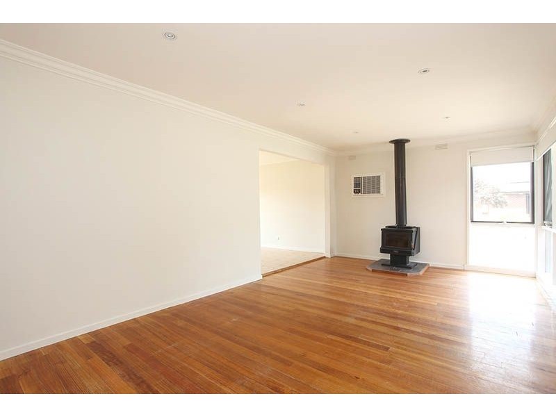 1/10 Winchester Avenue, Epping VIC 3076