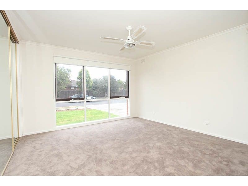 1/10 Winchester Avenue, Epping VIC 3076