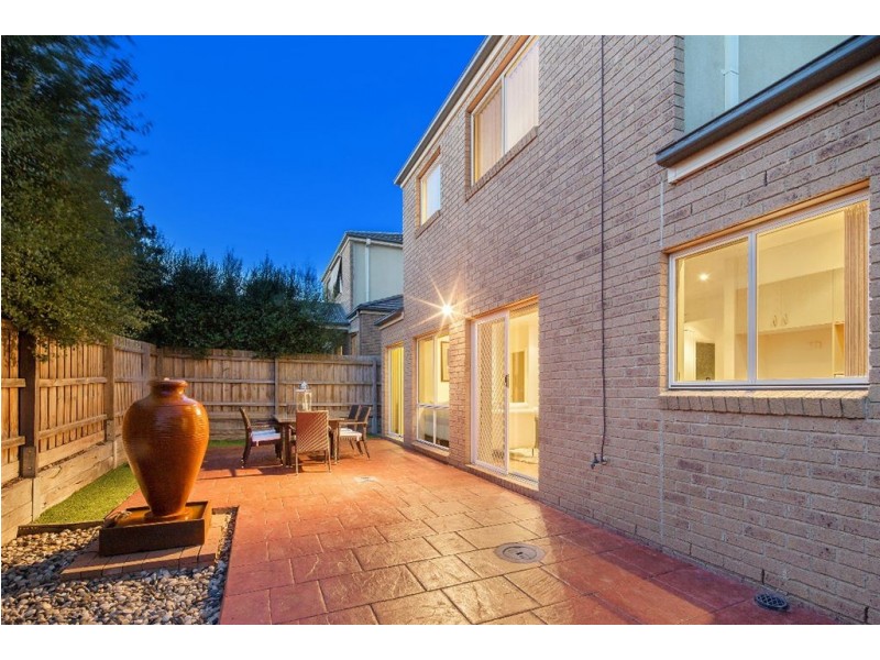 4 Flame Crescent, South Morang VIC 3752
