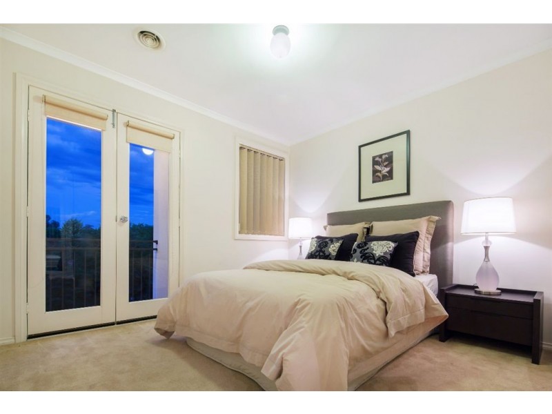 4 Flame Crescent, South Morang VIC 3752