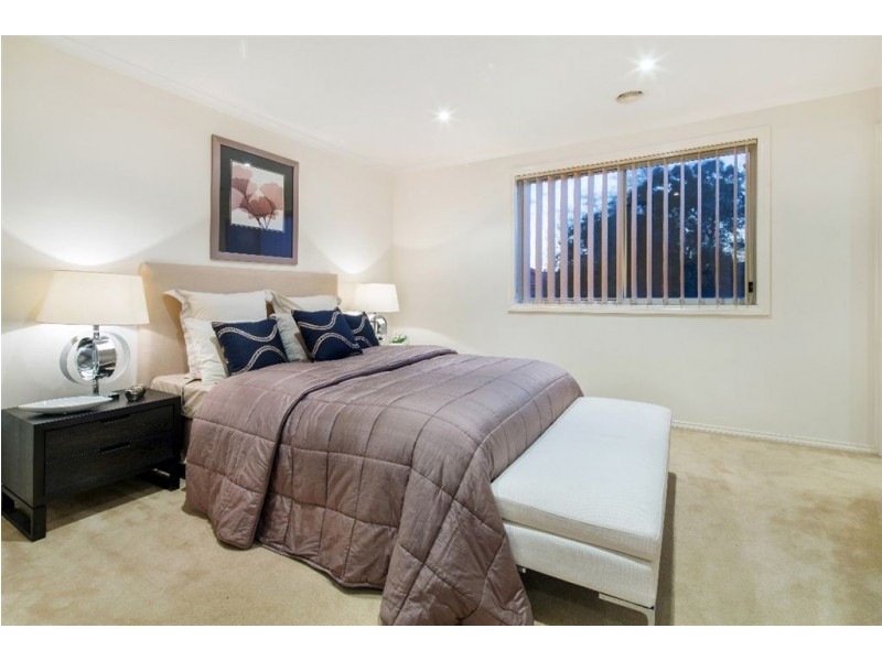 4 Flame Crescent, South Morang VIC 3752