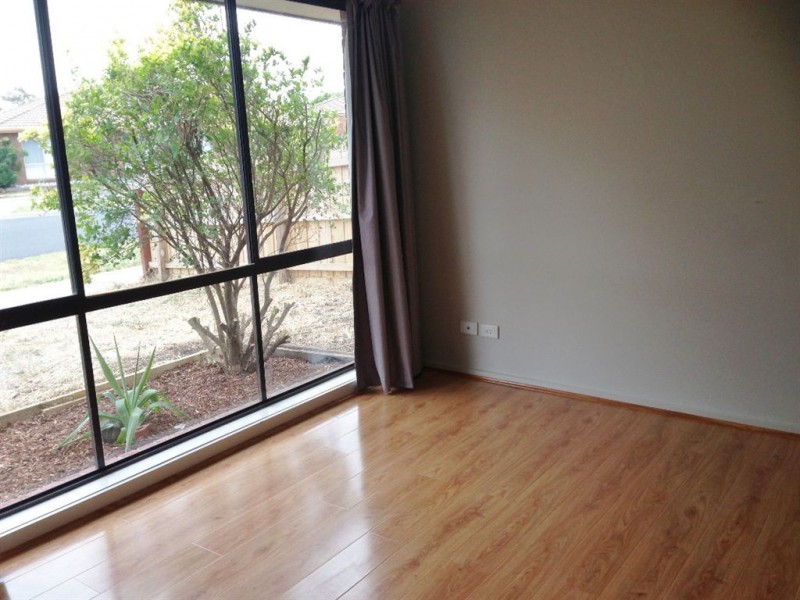22 Crampton Crescent, Mill Park VIC 3082
