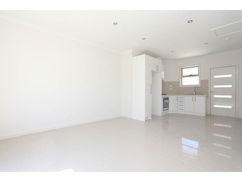 4/3 Poplar Street, Thomastown VIC 3074