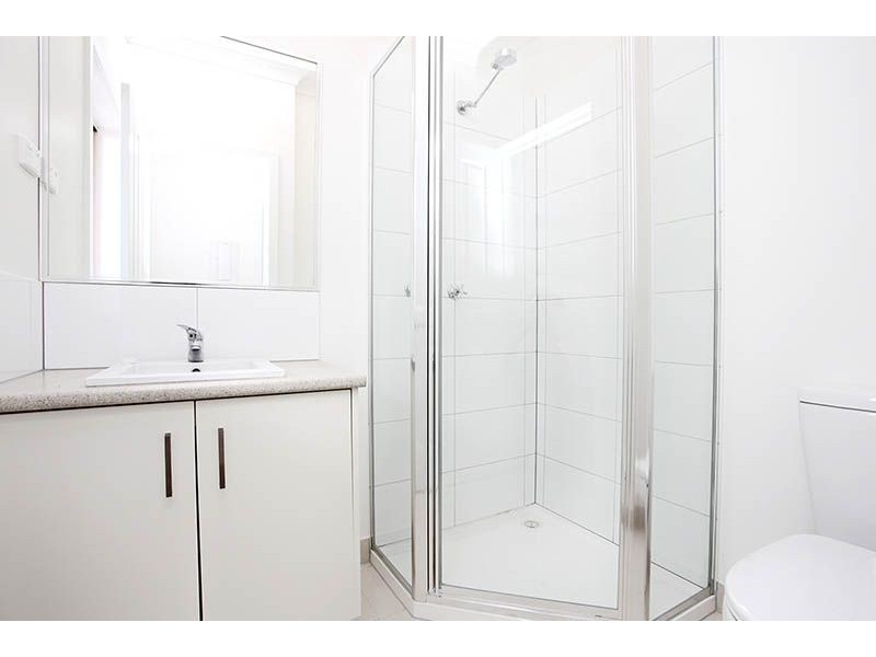 2/6 Dickens Street, Lalor VIC 3075