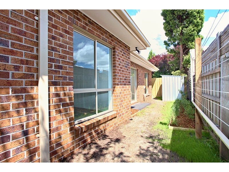 2/6 Dickens Street, Lalor VIC 3075