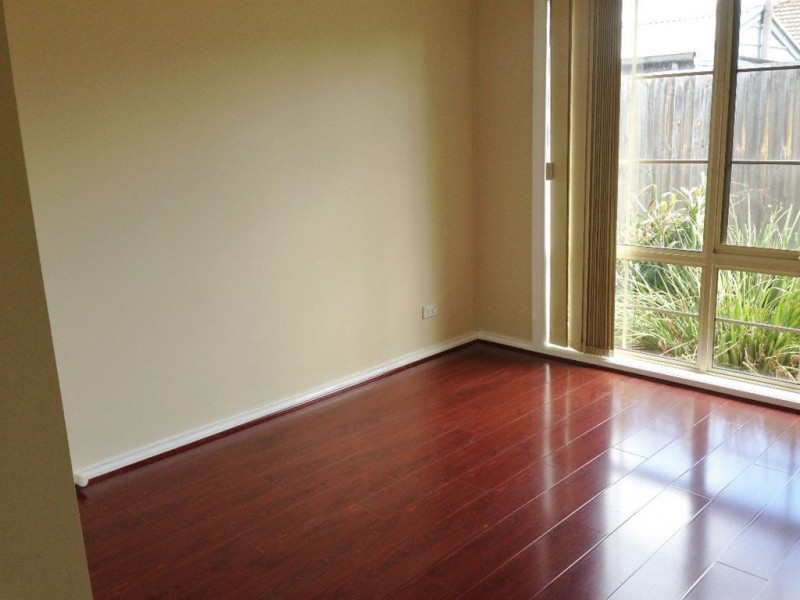 1/2 Dorothy Ave, Thomastown VIC 3074