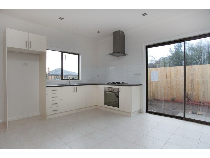 2/19 Poplar Street, Thomastown VIC 3074