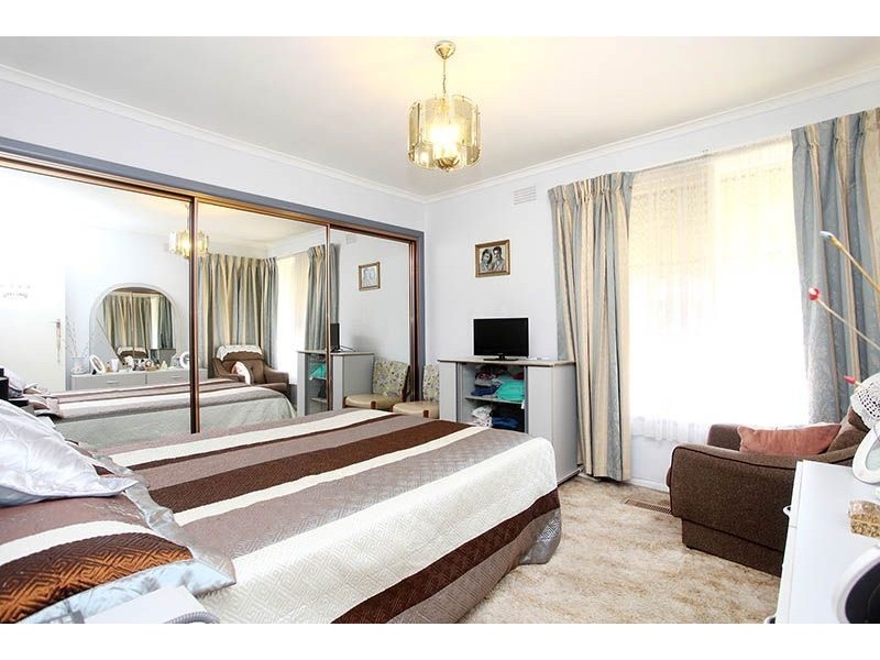 235 Mahoneys Road, Reservoir VIC 3073