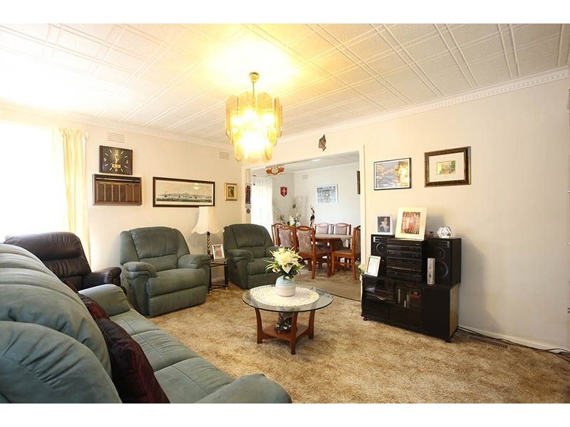 235 Mahoneys Road, Reservoir VIC 3073