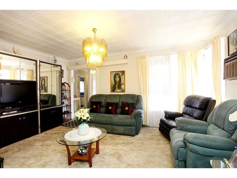 235 Mahoneys Road, Reservoir VIC 3073