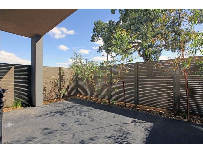 2/90 Epping Road, Epping VIC 3076