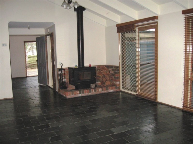 11 Tench Court, Mill Park VIC 3082