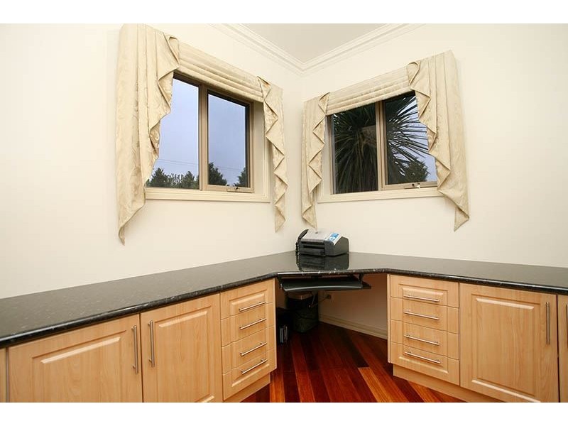 4 Hawkins Drive, Kinglake VIC 3763