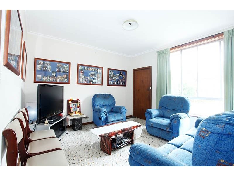 102 Melbourne Avenue, Glenroy VIC 3046