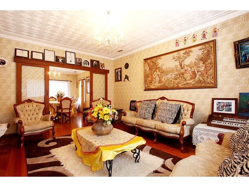 102 Melbourne Avenue, Glenroy VIC 3046