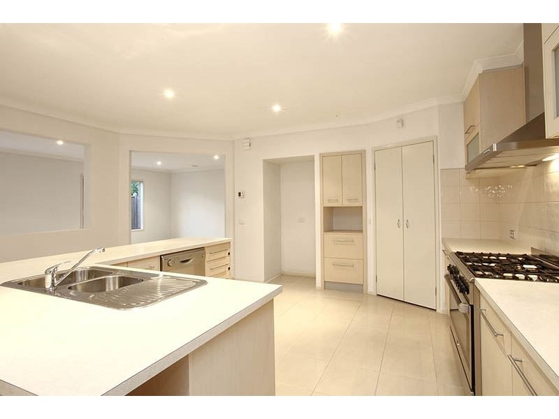 6 North Haven Drive, Epping VIC 3076