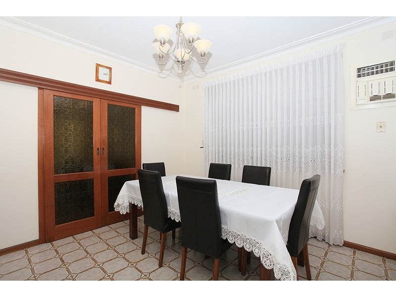 18 Lockwood Grove, Thomastown VIC 3074