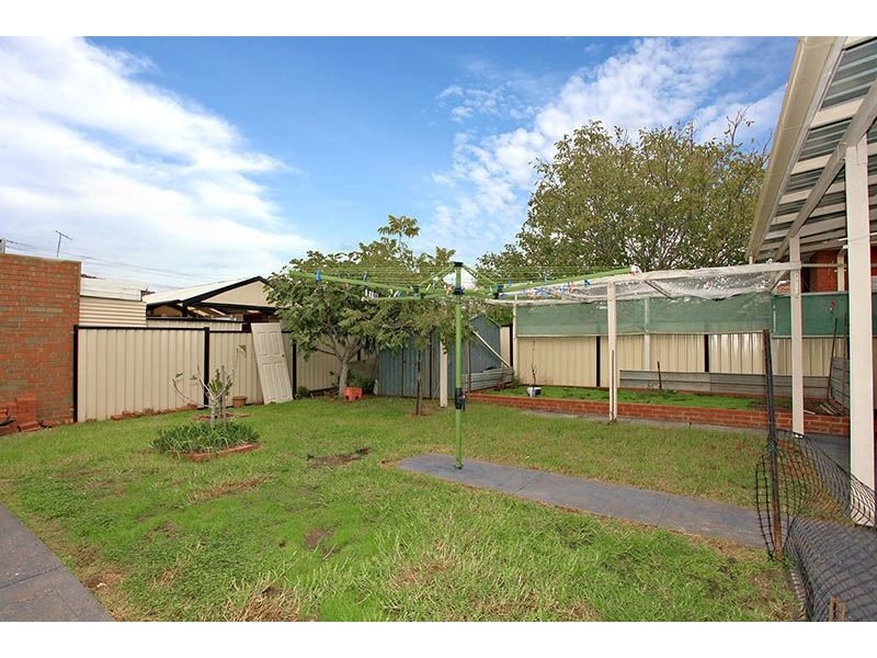 18 Lockwood Grove, Thomastown VIC 3074