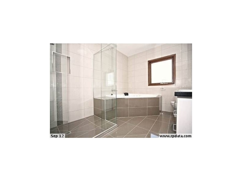 8 Ardenal Crescent, Lalor VIC 3075