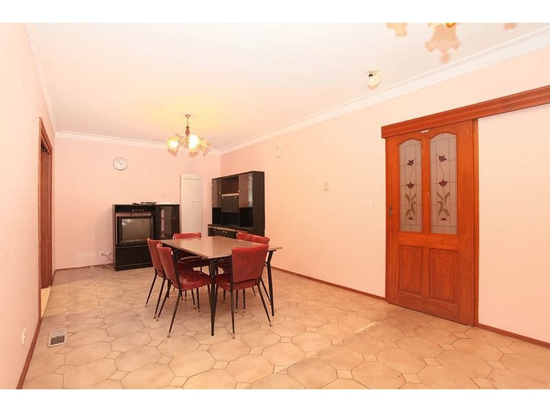 4 Avenel Court, Thomastown VIC 3074