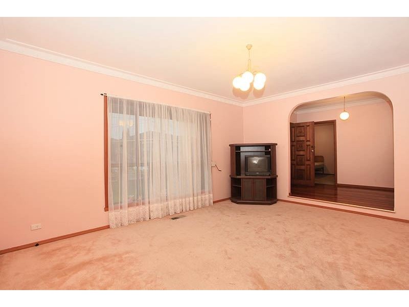 4 Avenel Court, Thomastown VIC 3074