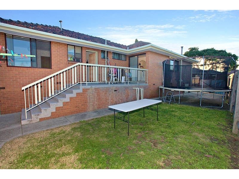 6 Redfern Close, Thomastown VIC 3074