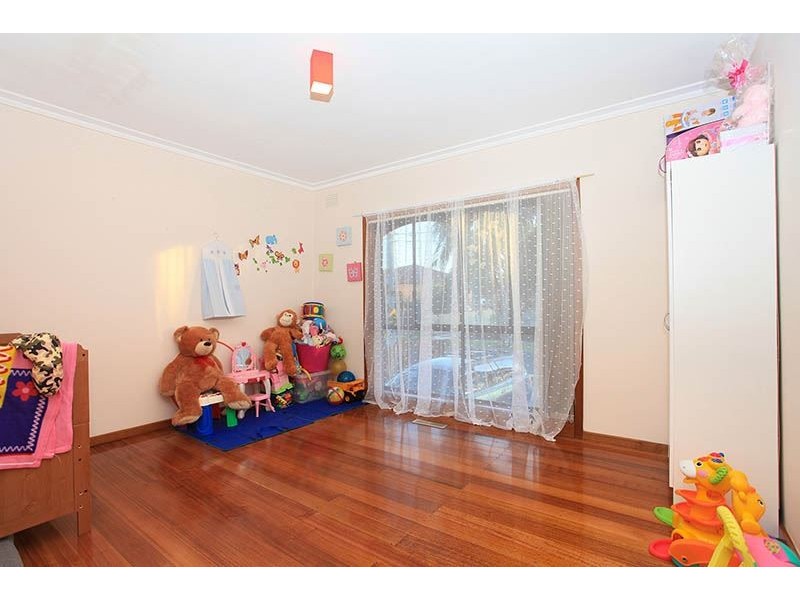 6 Redfern Close, Thomastown VIC 3074