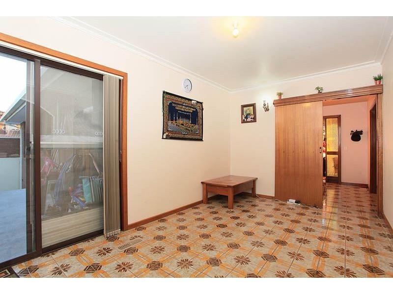 6 Redfern Close, Thomastown VIC 3074