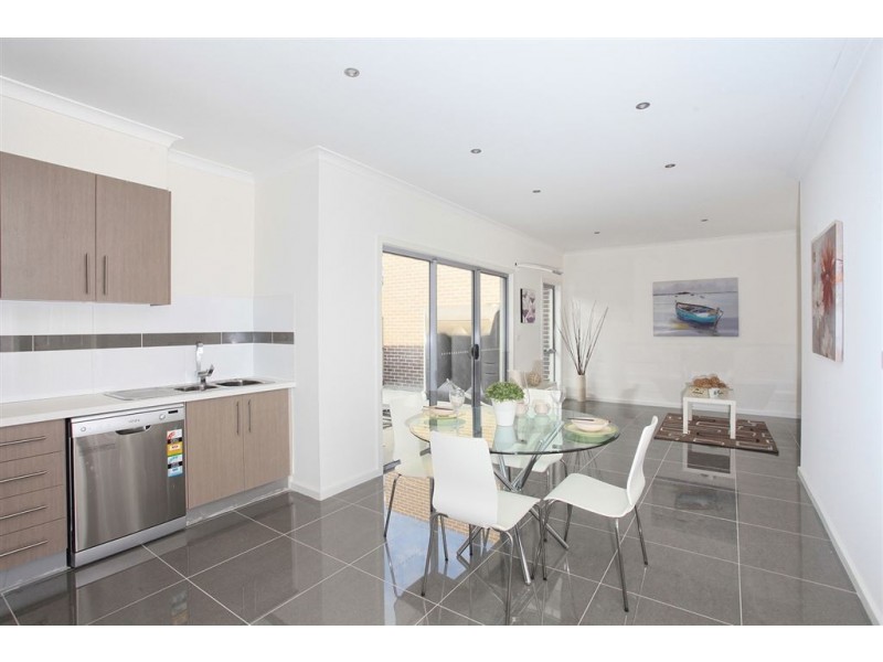1/14 Pine Street, Thomastown VIC 3074