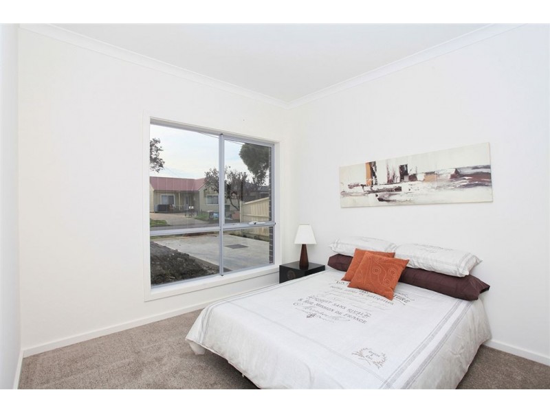 1/14 Pine Street, Thomastown VIC 3074