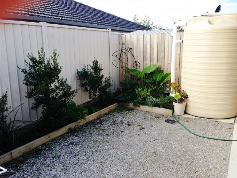 2/3 Beckley Street, Coburg VIC 3058