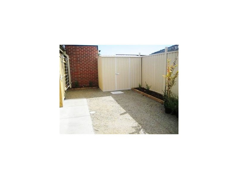 2/3 Beckley Street, Coburg VIC 3058