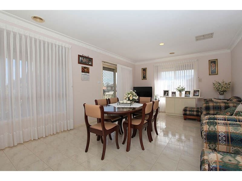 17 Ester Drive, Mill Park VIC 3082