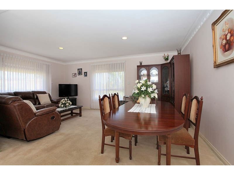 17 Ester Drive, Mill Park VIC 3082