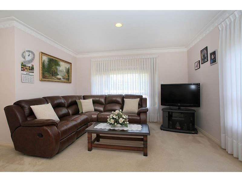 17 Ester Drive, Mill Park VIC 3082